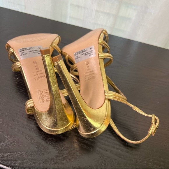 Schutz
Octavia Metallic Leather Knotted Dress
Sandals Size:8 #002 - Picture 6 of 8